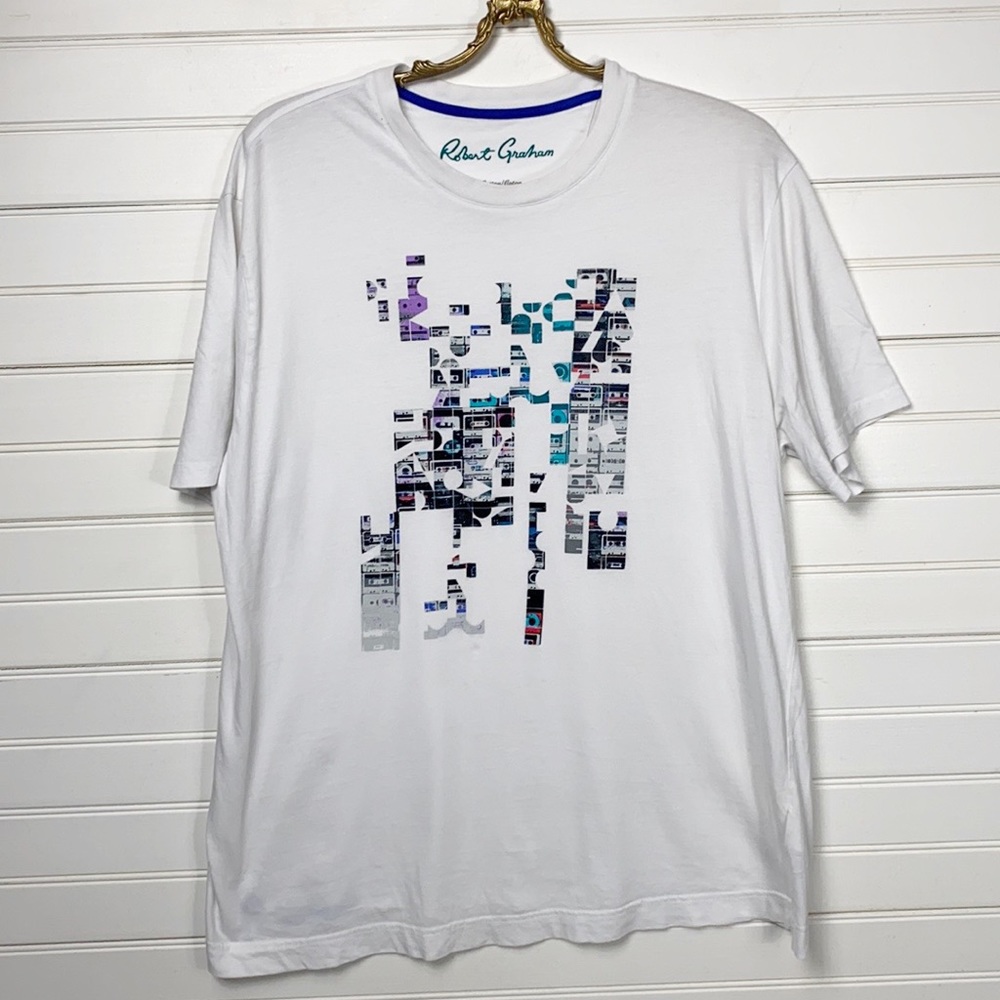 Robert Graham Abstract Tee Shirt Size XL